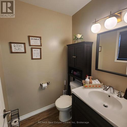 129 Lee Street, Guelph (Grange Hill East), ON - Indoor Photo Showing Bathroom