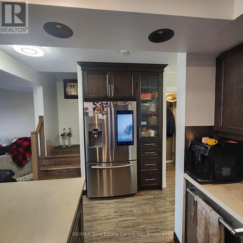 129 Lee Street, Guelph (Grange Hill East), ON - Indoor Photo Showing Kitchen