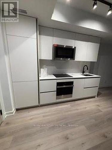 1808 - 327 King Street, Toronto, ON - Indoor Photo Showing Kitchen