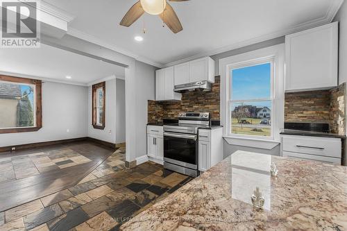 97 Smith Road, Hamilton, ON - Indoor Photo Showing Kitchen