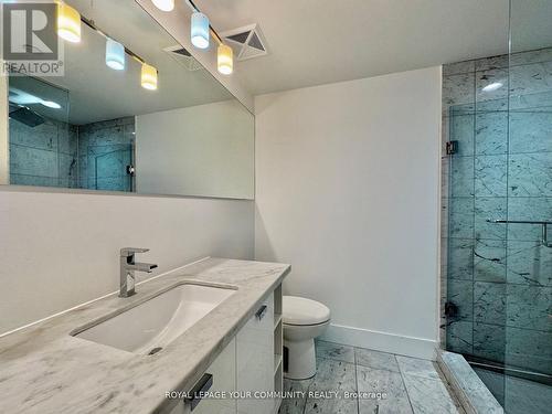 1307 - 32 Davenport Road, Toronto, ON - Indoor Photo Showing Bathroom