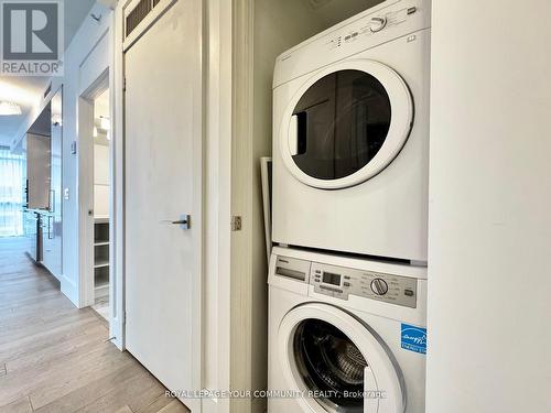 1307 - 32 Davenport Road, Toronto, ON - Indoor Photo Showing Laundry Room