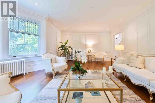 21 Elm Avenue, Toronto, ON - Indoor Photo Showing Living Room