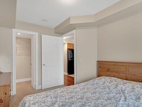 722-25 Greenview Ave, Toronto, ON - Indoor Photo Showing Bedroom