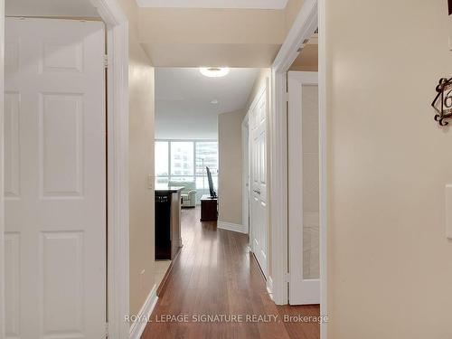 722-25 Greenview Ave, Toronto, ON - Indoor Photo Showing Other Room