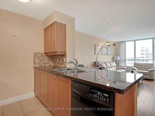 722-25 Greenview Ave, Toronto, ON - Indoor Photo Showing Kitchen With Double Sink