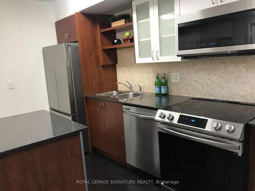 1801-600 Fleet St, Toronto, ON - Indoor Photo Showing Kitchen With Double Sink