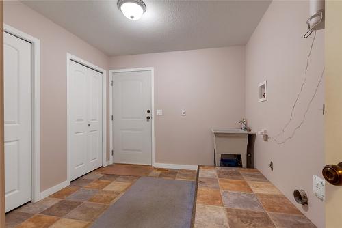 7603 Baker Hogg Road, Vernon, BC - Indoor Photo Showing Other Room