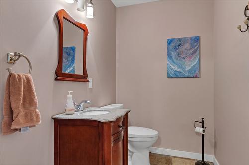 7603 Baker Hogg Road, Vernon, BC - Indoor Photo Showing Bathroom