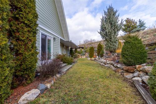 7603 Baker Hogg Road, Vernon, BC - Outdoor