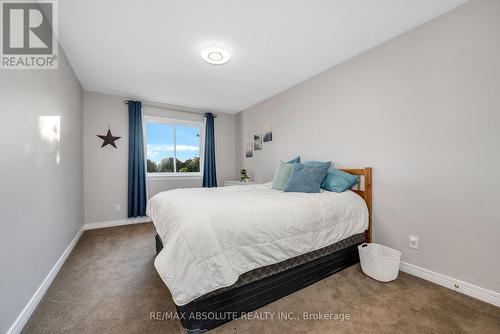 9 Shannondoe Crescent, Ottawa, ON - Indoor Photo Showing Bedroom