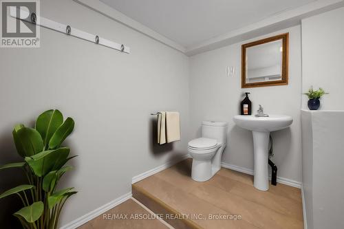 9 Shannondoe Crescent, Ottawa, ON - Indoor Photo Showing Bathroom