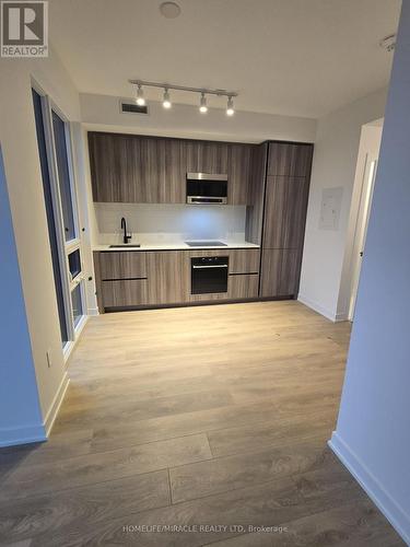 1610 - 177 Broadway Avenue, Toronto, ON - Indoor Photo Showing Kitchen