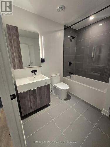 1610 - 177 Broadway Avenue, Toronto, ON - Indoor Photo Showing Bathroom