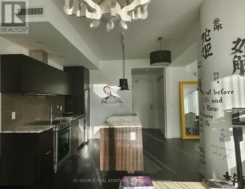 507 - 8 Charlotte Street, Toronto, ON - Indoor Photo Showing Kitchen