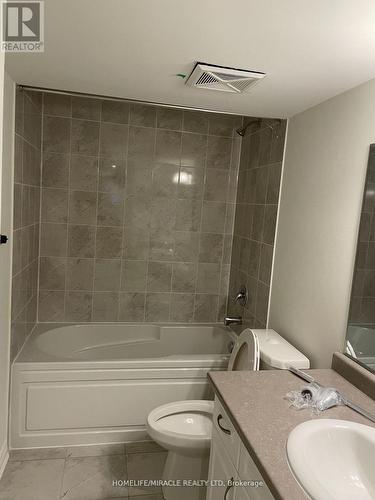 607 - 1034 Reflection Place, Pickering, ON - Indoor Photo Showing Bathroom