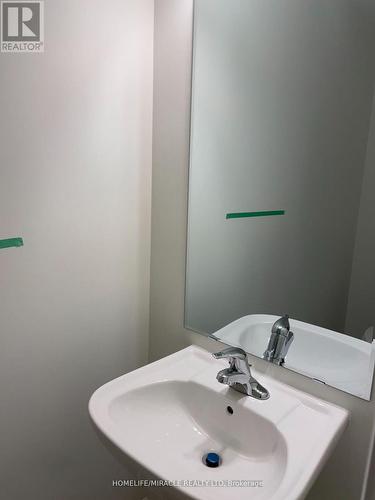 607 - 1034 Reflection Place, Pickering, ON - Indoor Photo Showing Bathroom