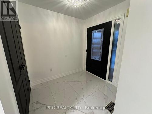 106 Thoroughbred Boulevard, Hamilton, ON - Indoor Photo Showing Other Room