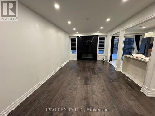 106 Thoroughbred Boulevard, Hamilton, ON - Indoor Photo Showing Other Room