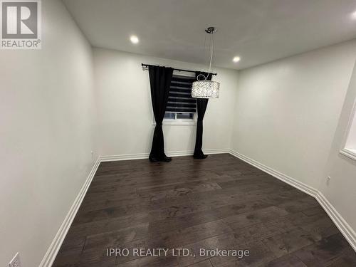 106 Thoroughbred Boulevard, Hamilton, ON - Indoor Photo Showing Other Room