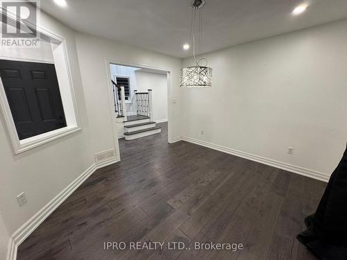 106 Thoroughbred Boulevard, Hamilton, ON - Indoor Photo Showing Other Room