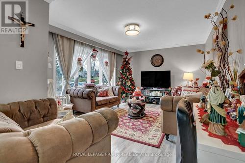 1164 Lisgar Avenue, Oshawa (Donevan), ON - Indoor Photo Showing Living Room