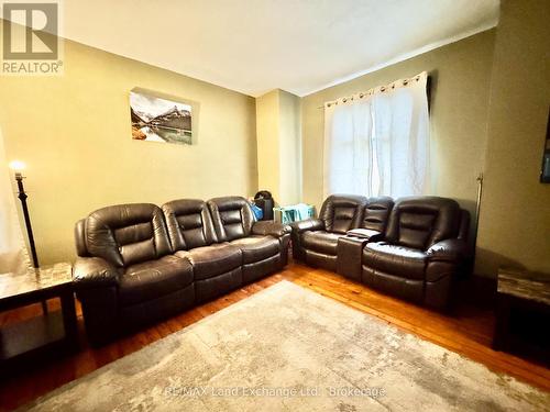 79 Albert Street, Saugeen Shores, ON - Indoor Photo Showing Living Room