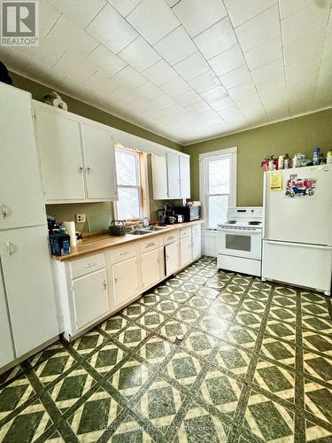 79 Albert Street, Saugeen Shores, ON - Indoor Photo Showing Kitchen With Double Sink