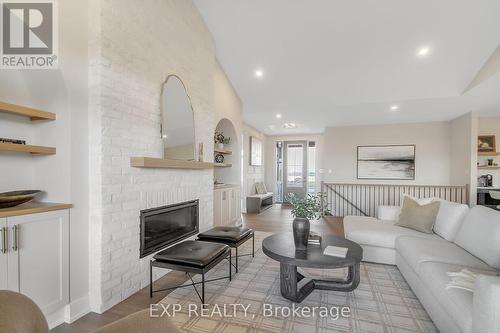 237 Trudeau Crescent, Russell, ON - Indoor Photo Showing Living Room With Fireplace