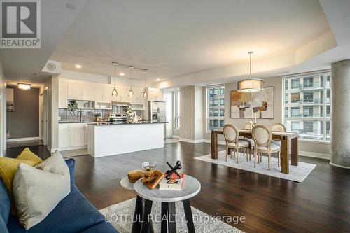 809 - 200 Inlet Private, Ottawa, ON - Indoor Photo Showing Living Room