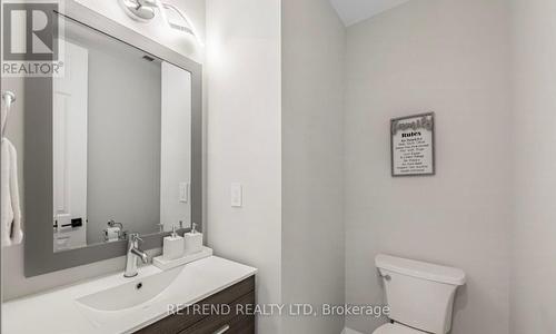 8H Hycrest Avenue, Toronto, ON - Indoor Photo Showing Bathroom