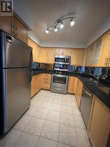 1802 - 4090 Living Arts Drive, Mississauga, ON - Indoor Photo Showing Kitchen