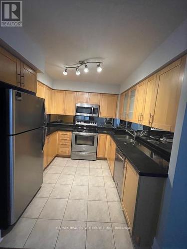 1802 - 4090 Living Arts Drive, Mississauga, ON - Indoor Photo Showing Kitchen