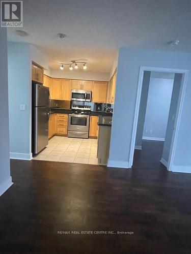 1802 - 4090 Living Arts Drive, Mississauga, ON - Indoor Photo Showing Kitchen