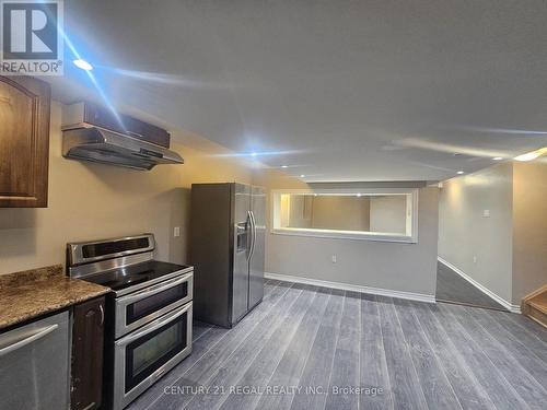 39 Laurentide Crescent, Brampton, ON - Indoor Photo Showing Kitchen