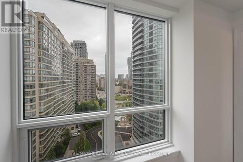 1210 - 30 Elm Drive, Mississauga, ON - Indoor Photo Showing Other Room