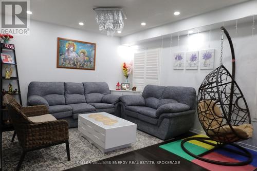 1346 Harlstone Crescent, Oshawa (Taunton), ON - Indoor Photo Showing Living Room