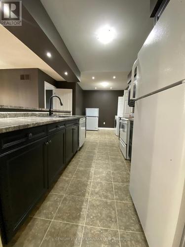 8 - 1500 Richmond Street, London, ON - Indoor Photo Showing Kitchen