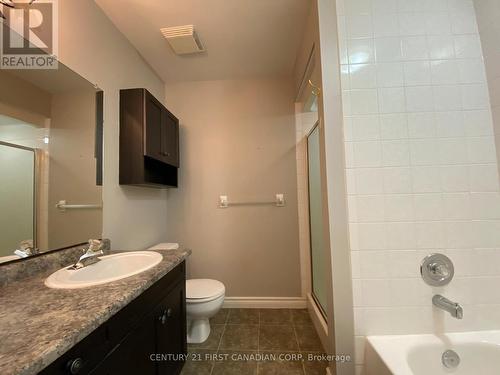 8 - 1500 Richmond Street, London, ON - Indoor Photo Showing Bathroom