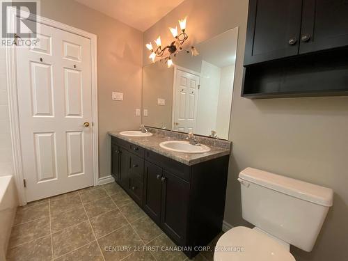 8 - 1500 Richmond Street, London, ON - Indoor Photo Showing Bathroom