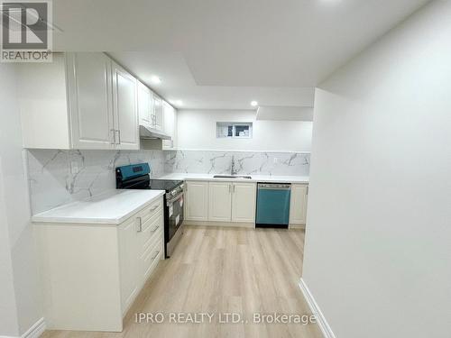 Bsmt - 2417 Bonner Road, Mississauga, ON - Indoor Photo Showing Kitchen