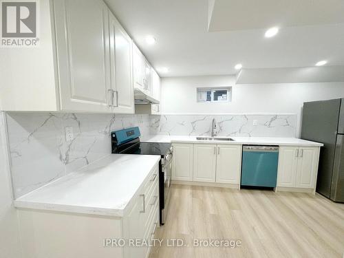 Bsmt - 2417 Bonner Road, Mississauga, ON - Indoor Photo Showing Kitchen