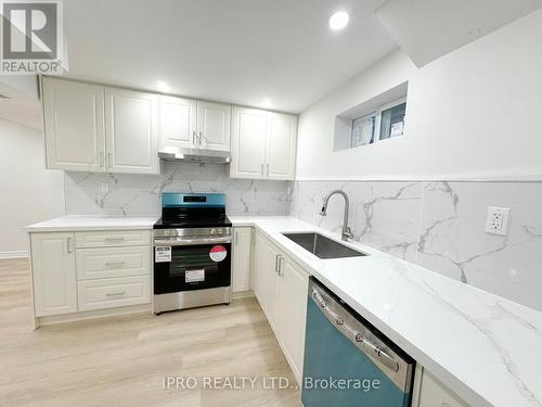 Bsmt - 2417 Bonner Road, Mississauga, ON - Indoor Photo Showing Kitchen