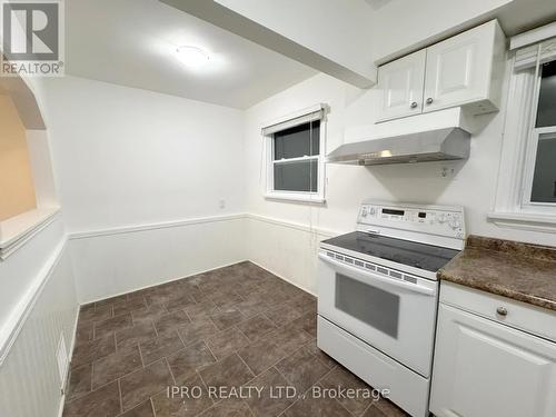 21 Barnes Road, St. Catharines, ON - Indoor Photo Showing Kitchen