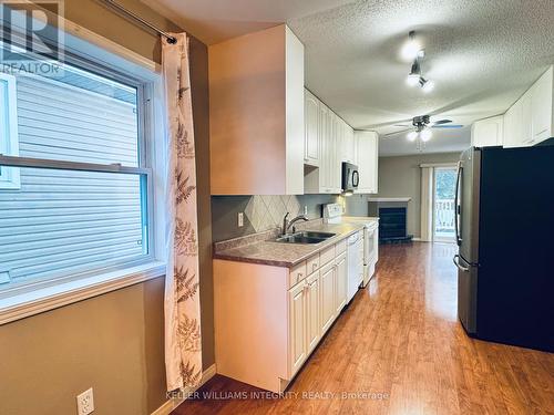 Unit#1 - 900 Scott-Dupuis Way W, Ottawa, ON - Indoor Photo Showing Kitchen With Double Sink