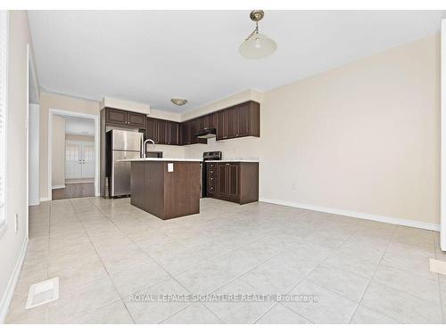 21 Cloy Dr, Thorold, ON - Indoor Photo Showing Kitchen