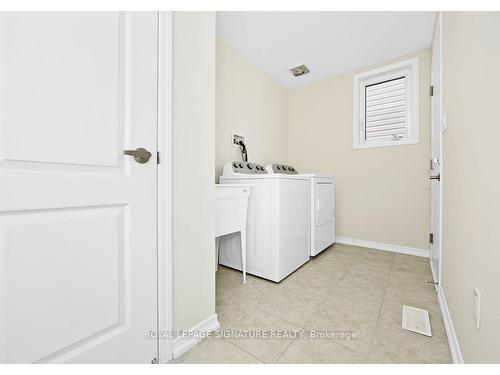 21 Cloy Dr, Thorold, ON - Indoor Photo Showing Laundry Room