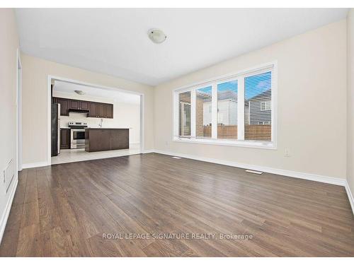 21 Cloy Dr, Thorold, ON - Indoor Photo Showing Living Room