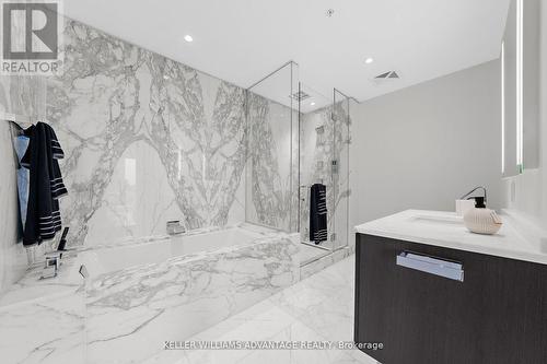 2104 - 180 University Avenue, Toronto, ON - Indoor Photo Showing Bathroom