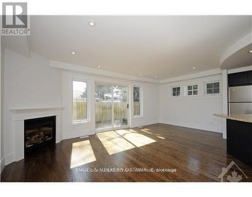 144 Montauk, Ottawa, ON - Indoor With Fireplace